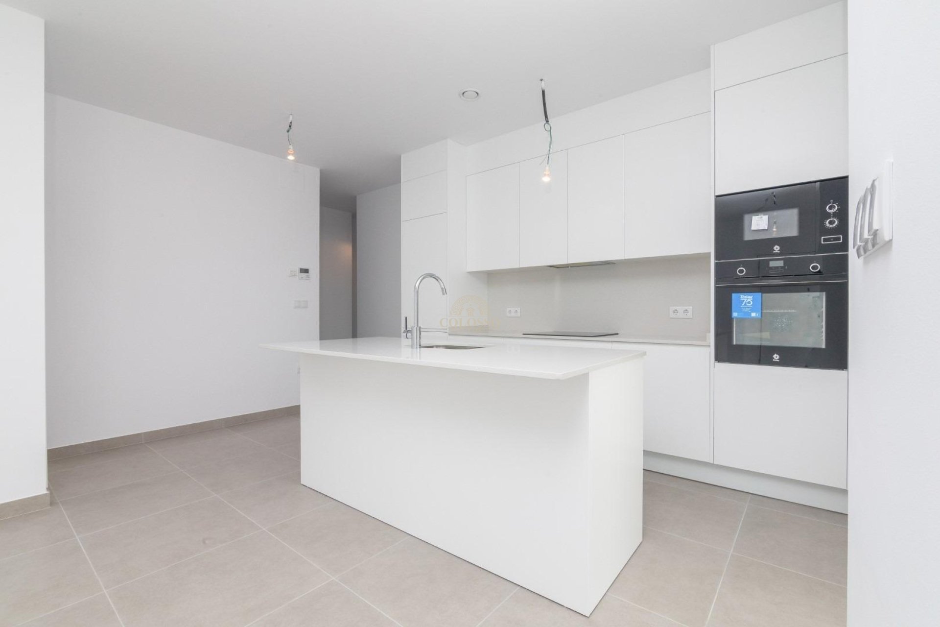 Reventa - Villa -
Polop - Alberca