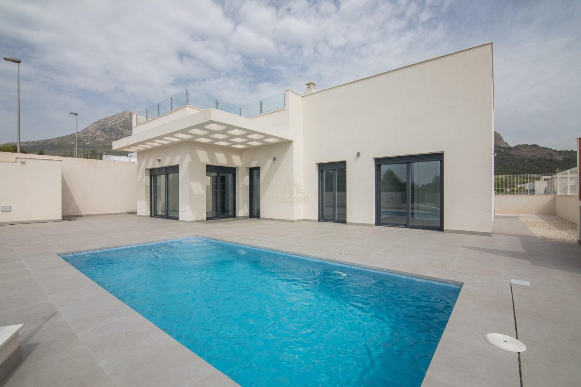 Reventa - Villa -
Polop - Alberca