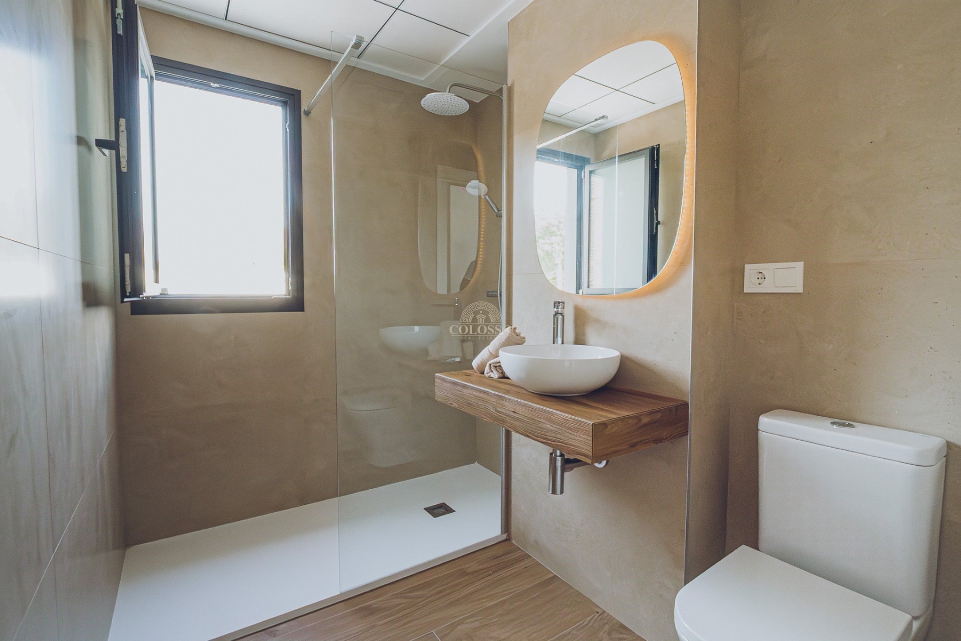 Revente - Apartamento -
Redován