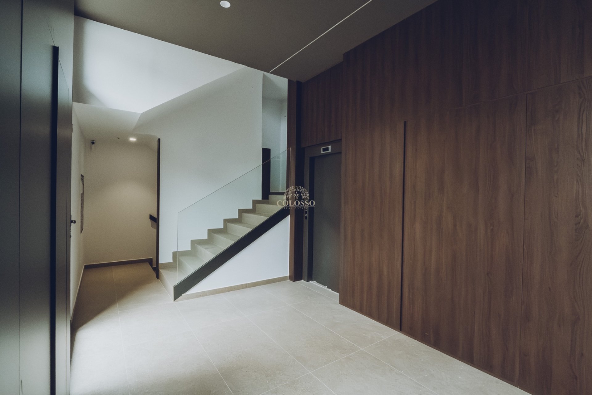 Revente - Apartamento -
Redován