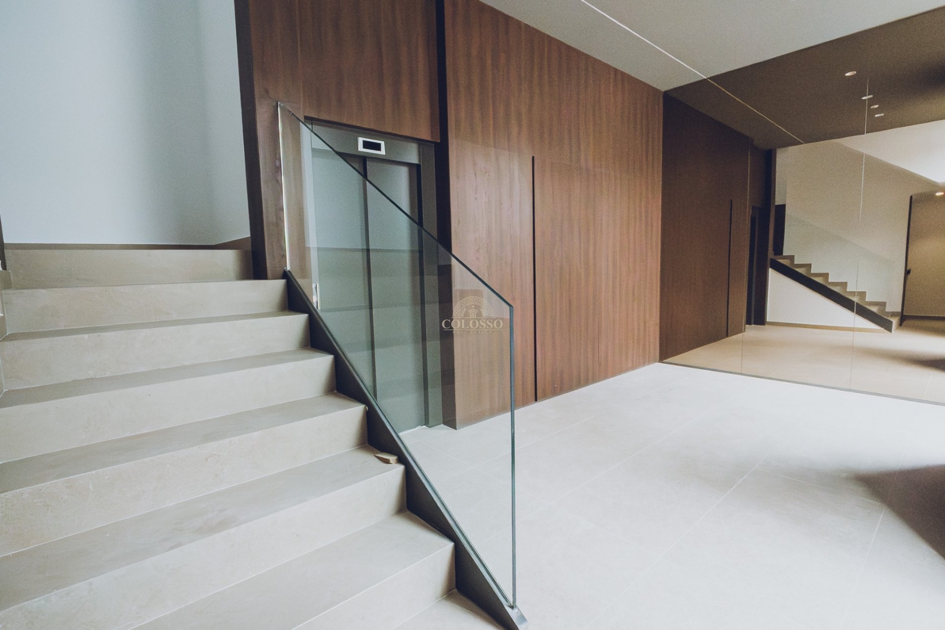 Revente - Apartamento -
Redován