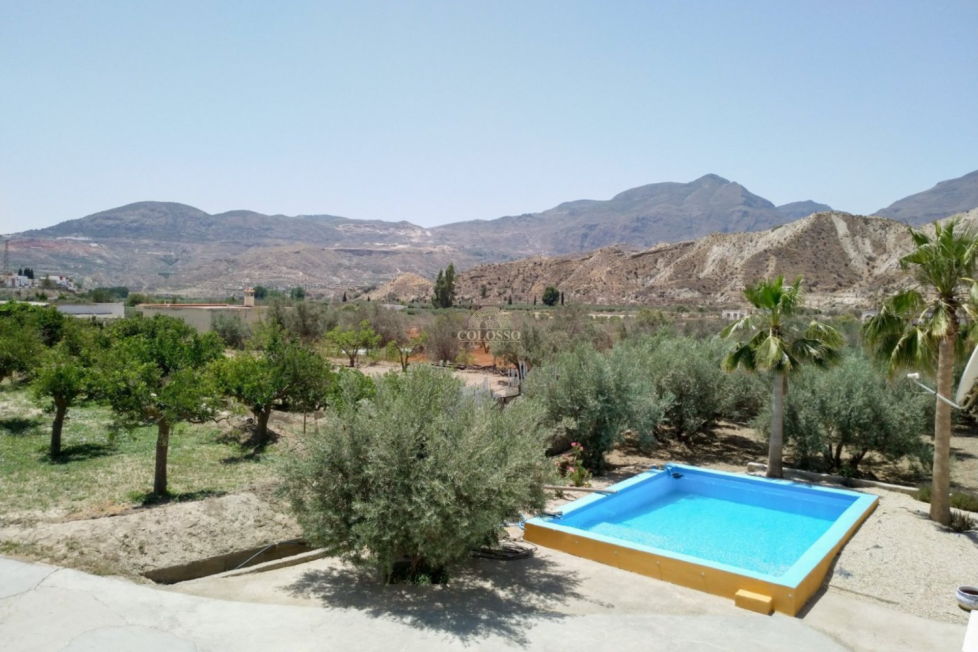 Revente - Casa con terreno -
Alsodux - ALMERIA