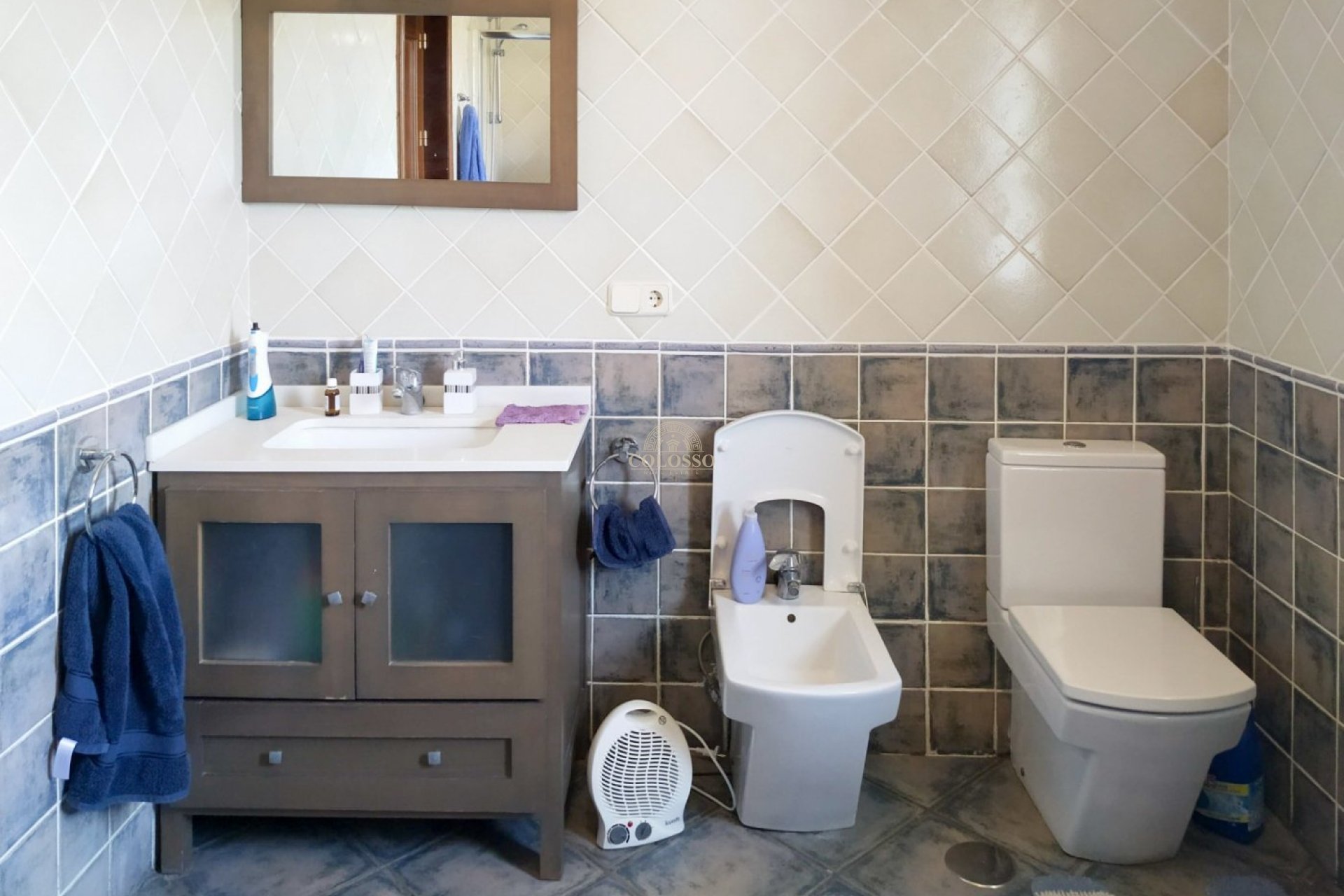 Revente - Casa con terreno -
Alsodux - ALMERIA
