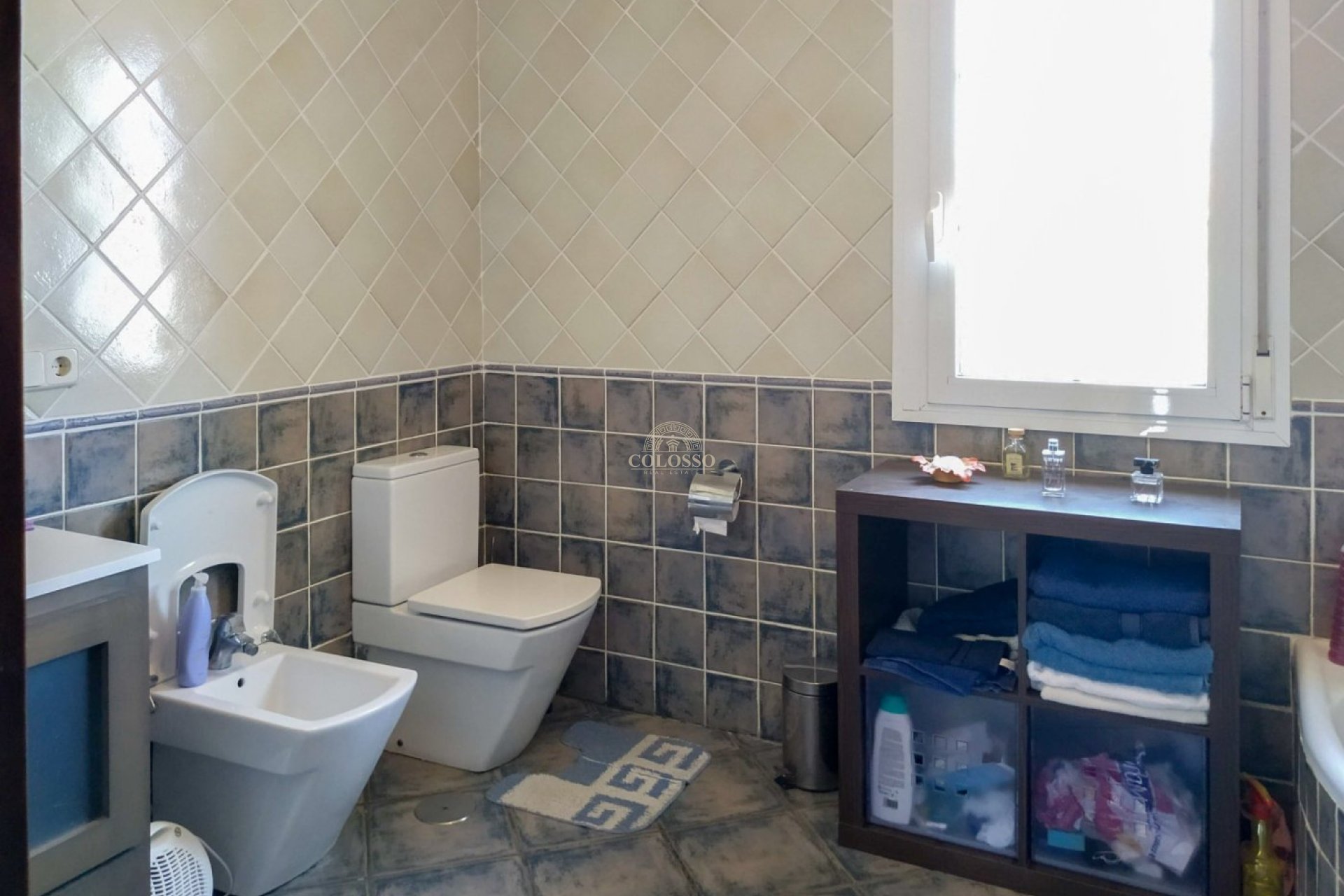 Revente - Casa con terreno -
Alsodux - ALMERIA