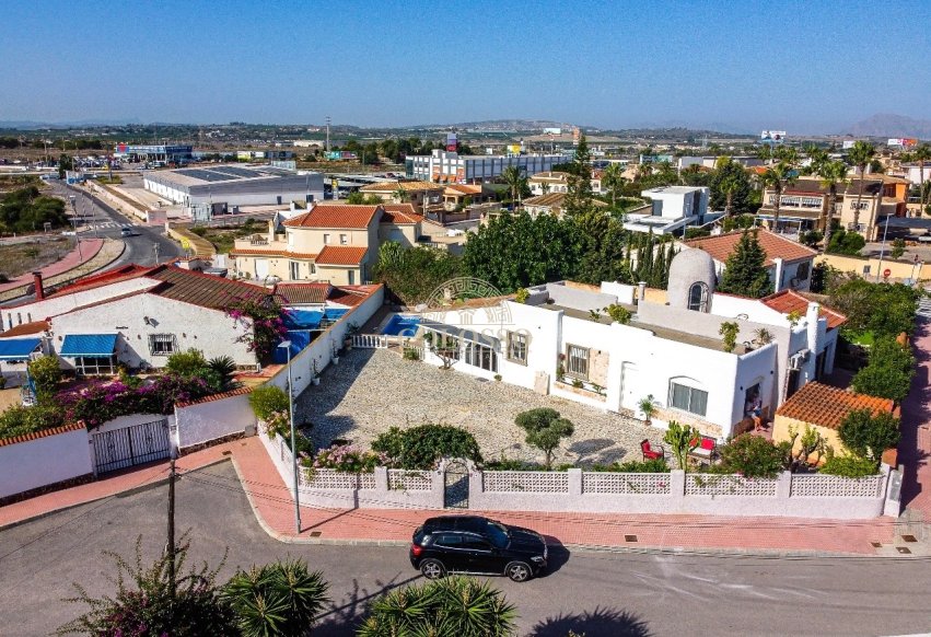 Revente - Casa con terreno -
Ciudad Quesada - Rojales