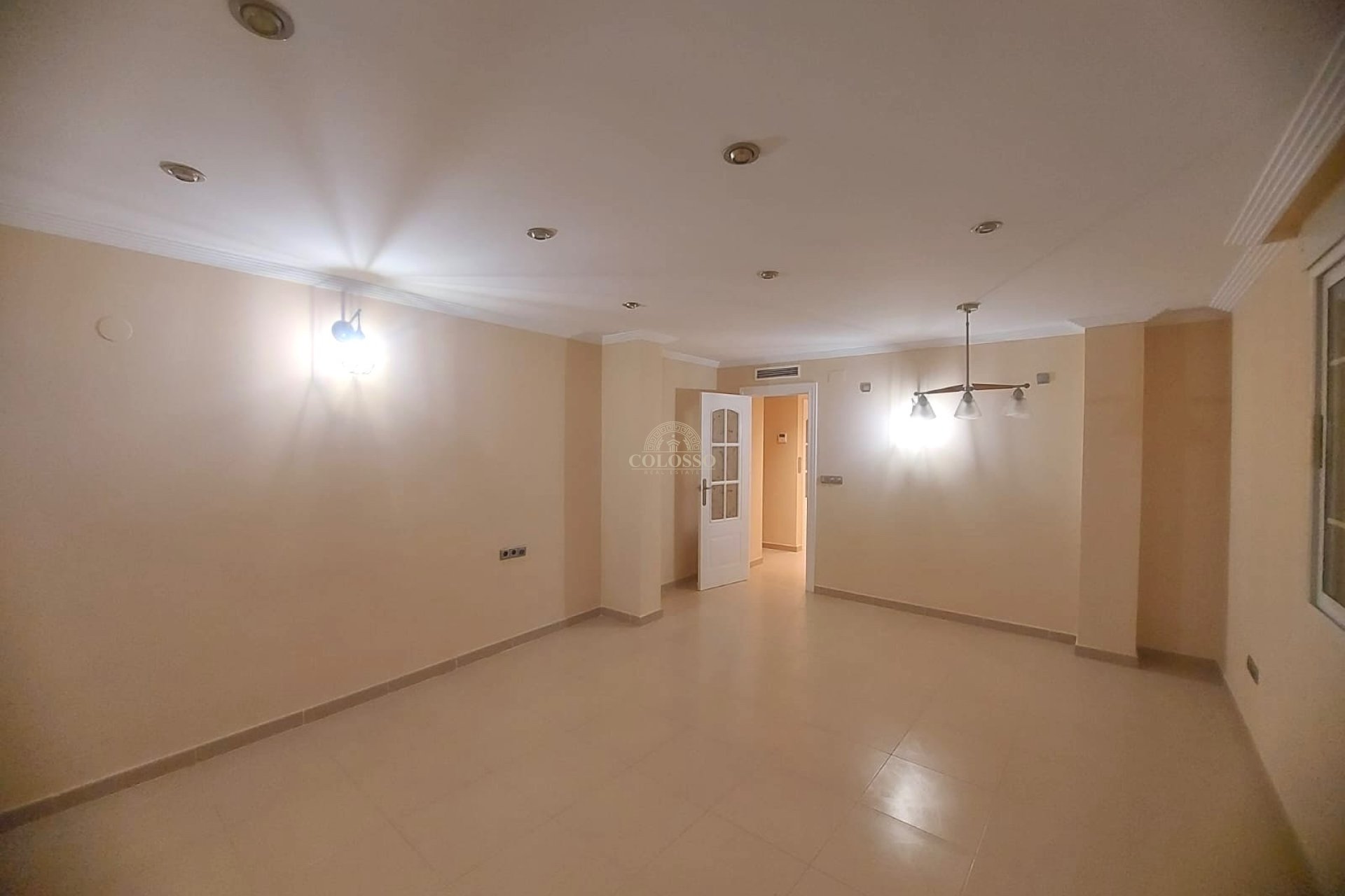 Revente - Casa -
Orihuela