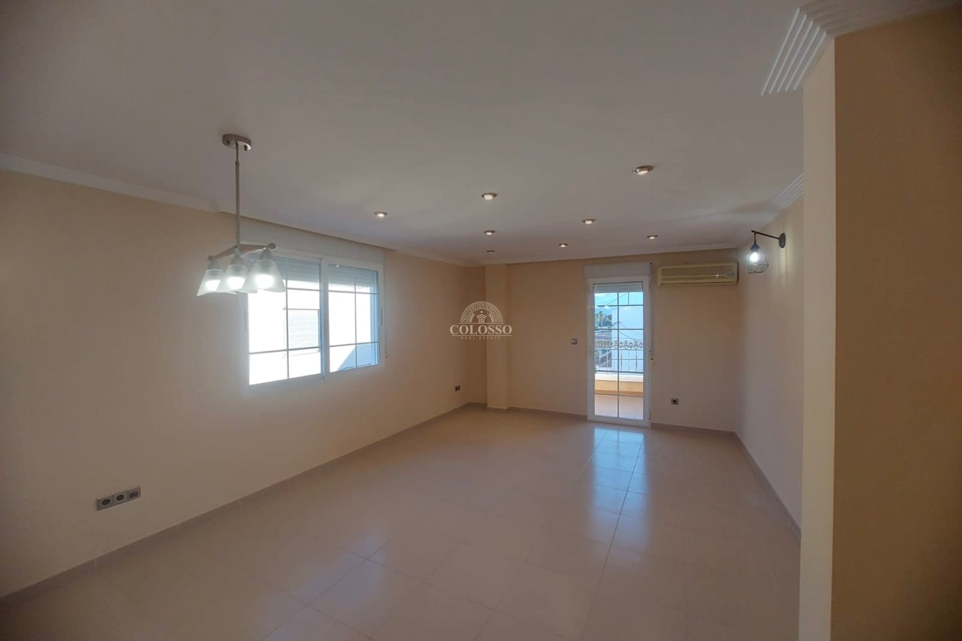 Revente - Casa -
Orihuela