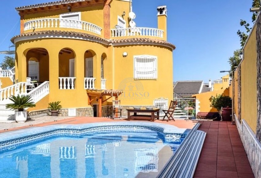 Revente - Chalet -
Orihuela