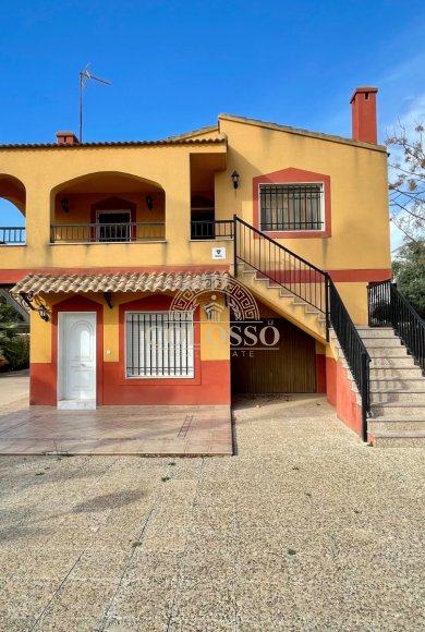 Revente - Chalet -
Torrevieja - Los Frutales