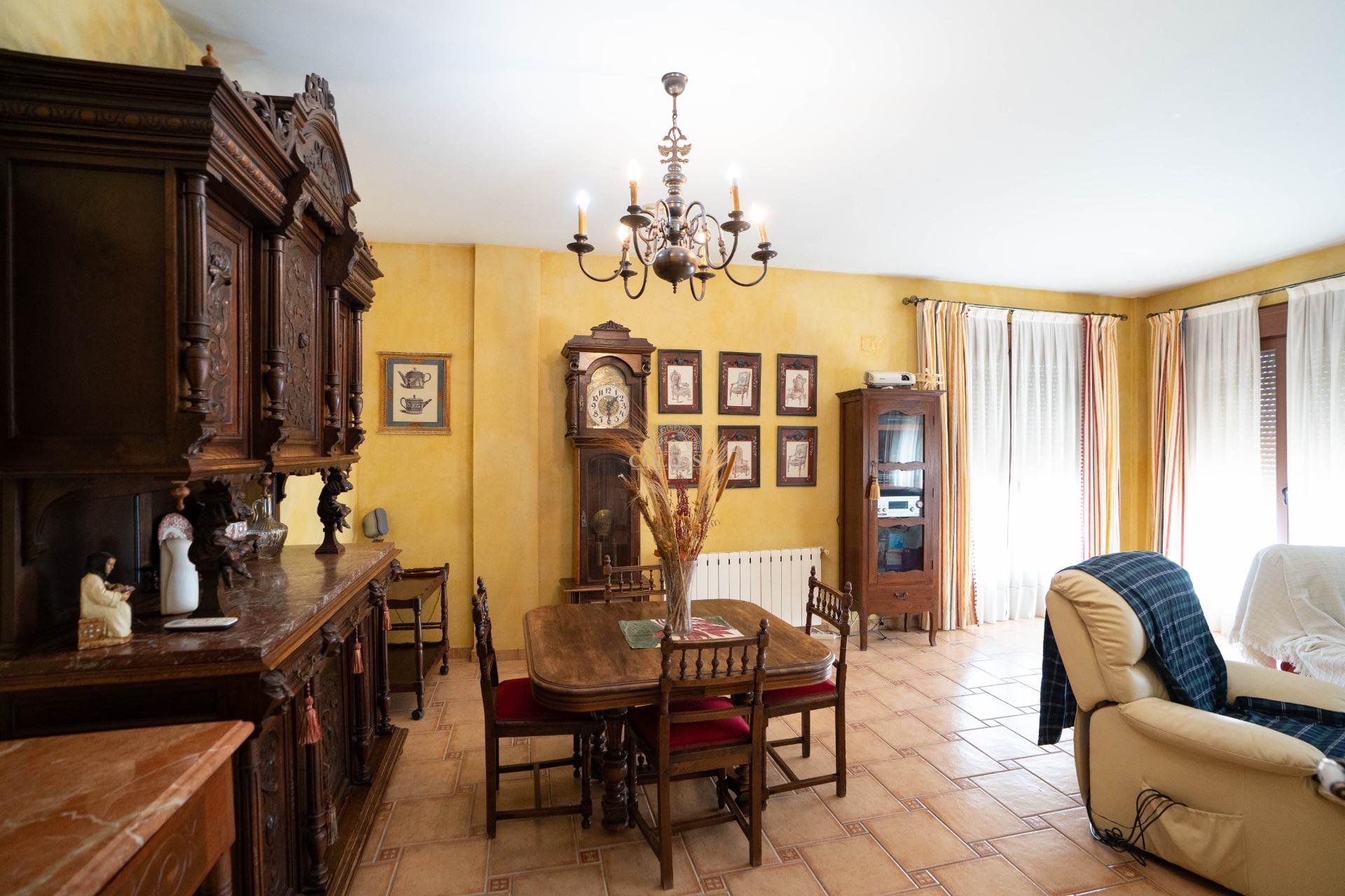 Revente - Inmueble singular -
San Miguel de Salinas - CENTRO