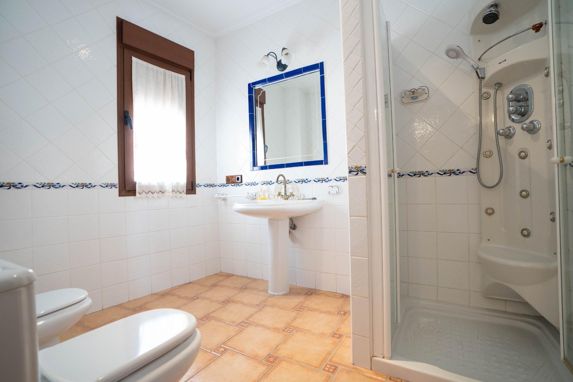 Revente - Inmueble singular -
San Miguel de Salinas - CENTRO