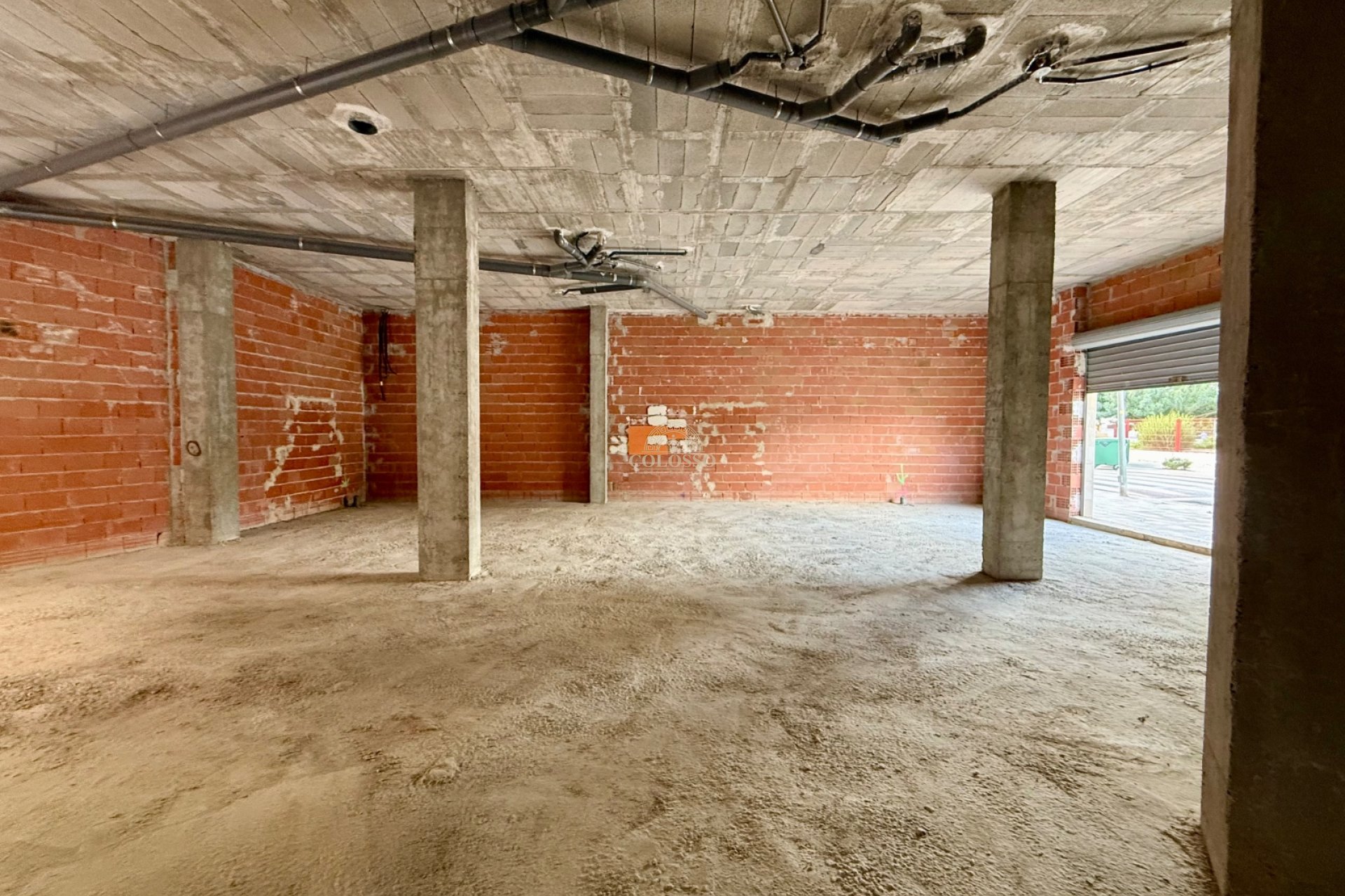 Revente - Local commercial -
Rafal