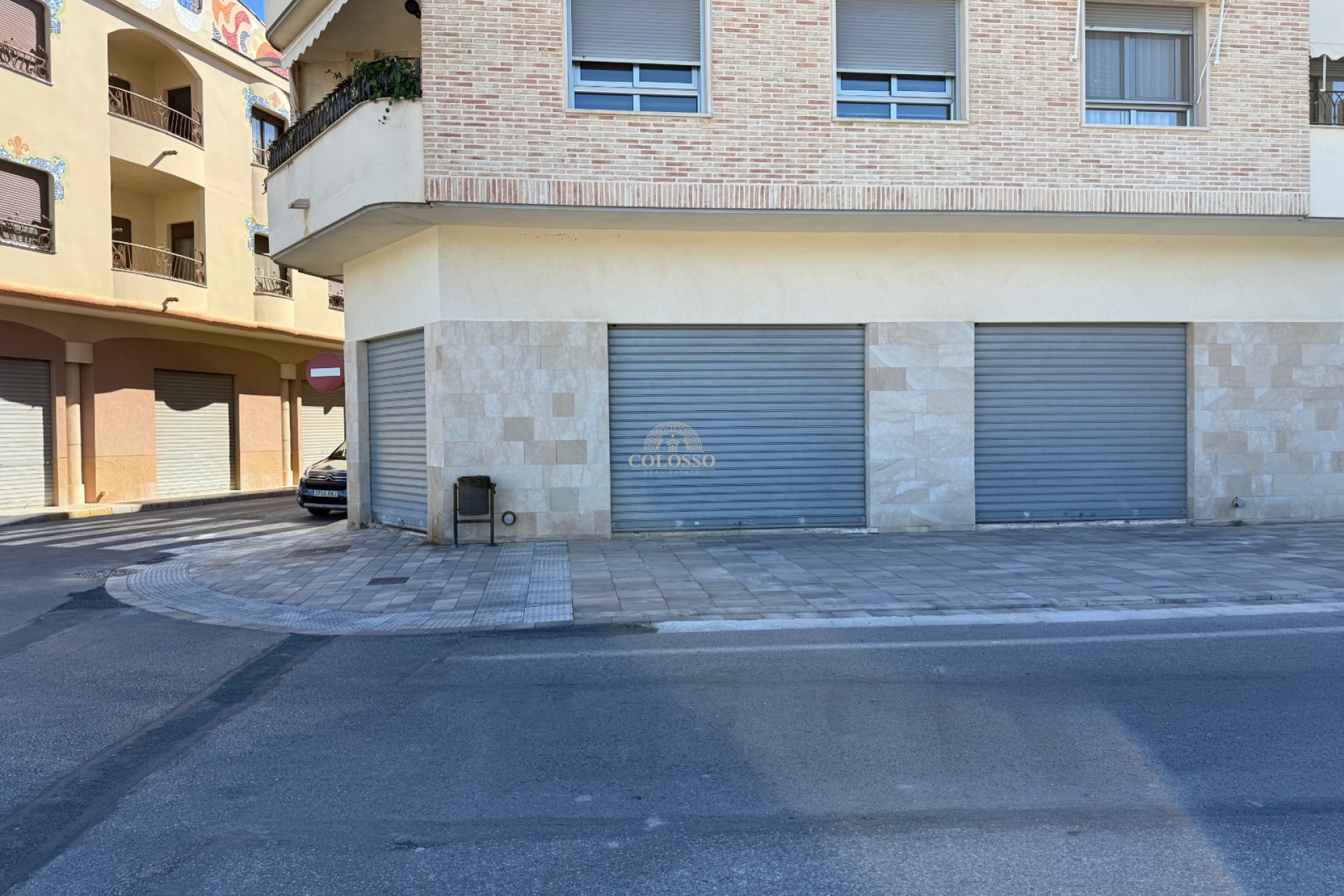 Revente - Local commercial -
Rafal