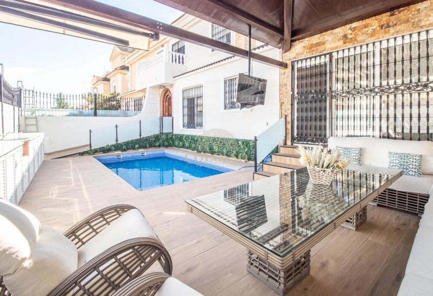 Revente - Villa jumelée -
Orihuela Costa - La Zenia