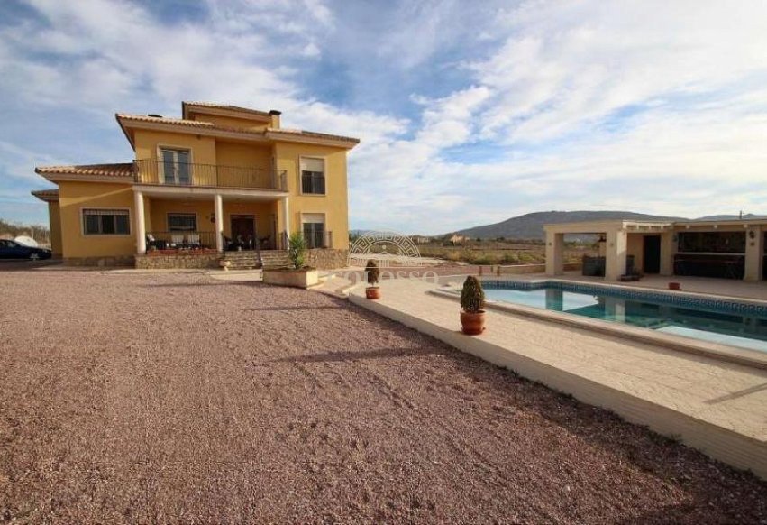 Revente - Villa -
Pinoso