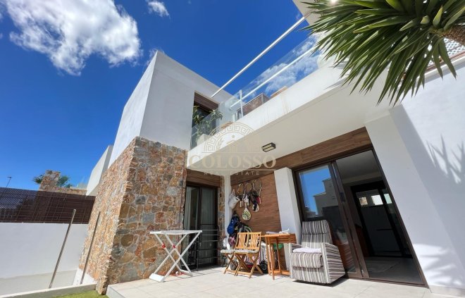 Villa de Lujo - Reventa - Orihuela Costa -
                    Montezenia