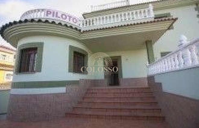 Villa - Obra nueva - Torrevieja -
                    Los altos
