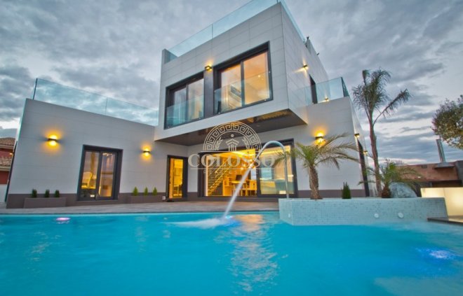 Villa - Resale - Orihuela Costa -
                La Zenia