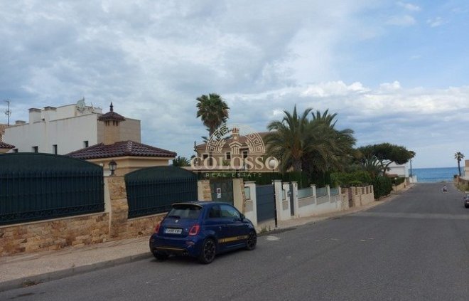 Villa - Reventa - Torrevieja -
                    La veleta