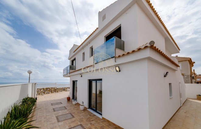 Villa - Reventa - Torrevieja -
                    Torrevieja