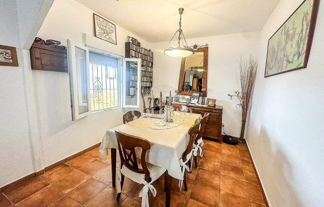 Resale - Villa -
Agost