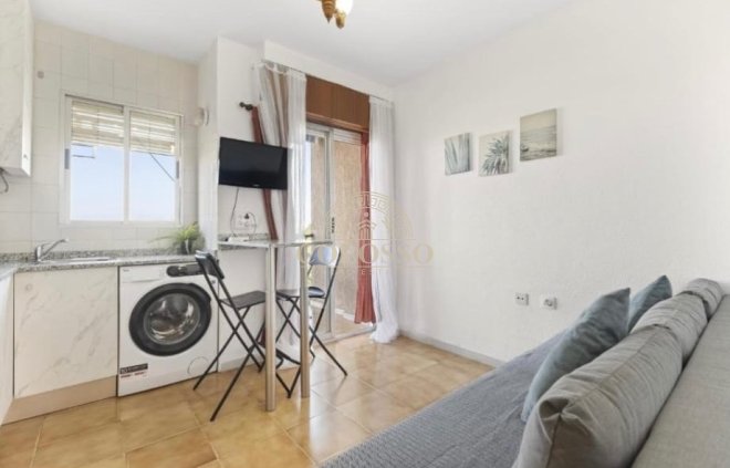 Alquiler - Apartamento / piso -
Torrevieja