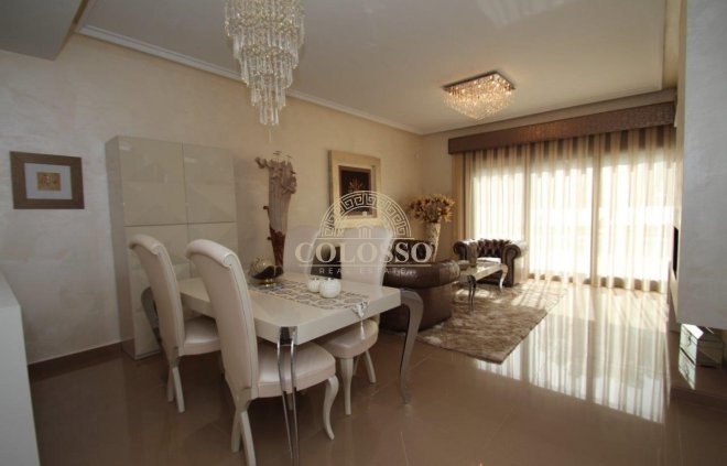 Resale - Villa -
Orihuela Costa - Campoamor