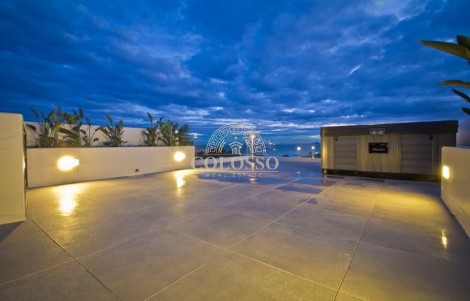 Resale - Villa -
Orihuela Costa - La Zenia