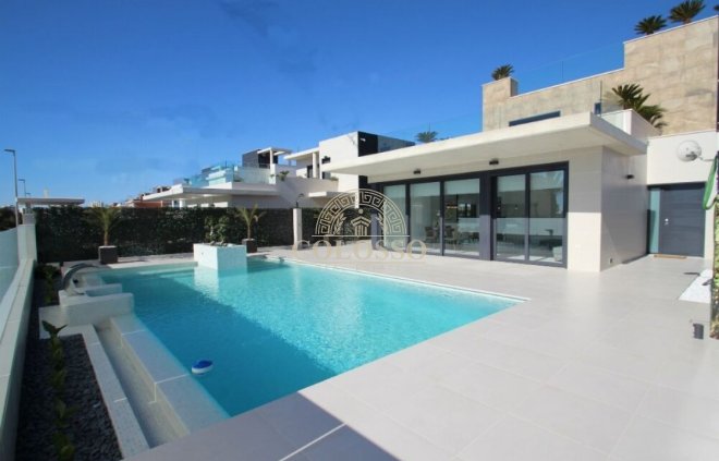 Resale - Villa -
Orihuela Costa - La Zenia