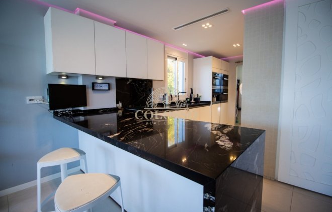 Resale - Villa -
Finestrat - Sierra cortina