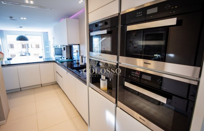 Resale - Villa -
Finestrat - Sierra cortina