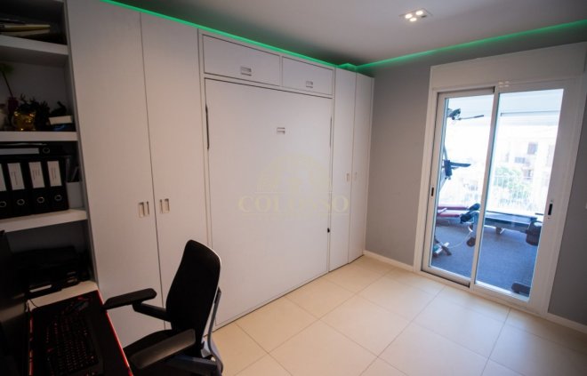 Resale - Villa -
Finestrat - Sierra cortina