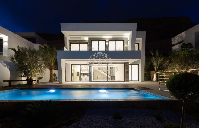 Resale - Villa de Lujo -
Finestrat - Sierra cortina