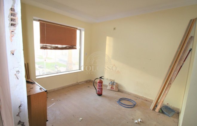 Resale - Commercial Premises -
Torrevieja - Centro