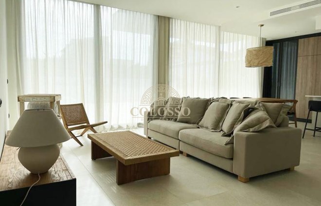 Reventa - Villa de Lujo -
Orihuela Costa - La Zenia