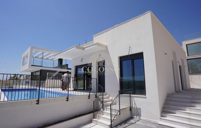 Obra nueva - Villa -
Polop - Alberca