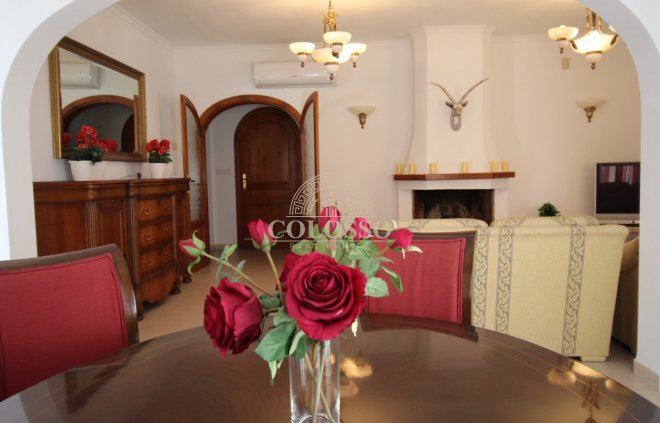 Resale - Villa -
Calpe - Empedrola