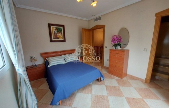 Resale - Villa -
Torrevieja - La veleta