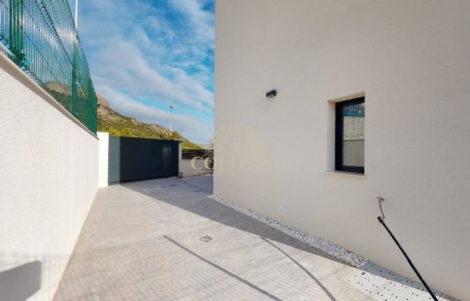 Resale - Chalet -
Polop - Alberca