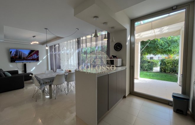 Resale - Chalet -
Villajoyosa - 1a linea