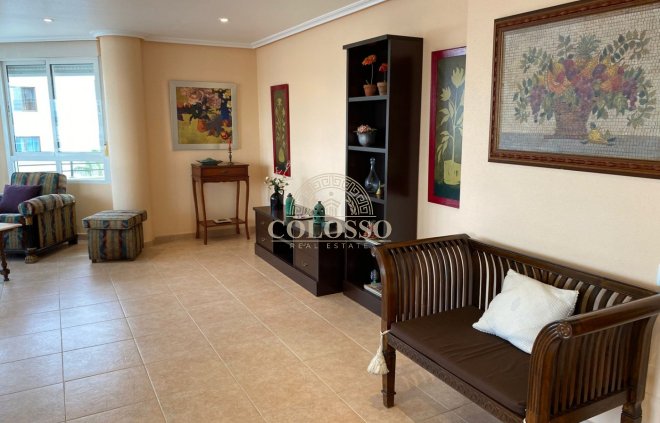 Resale - Apartamento -
Torrevieja - Centro