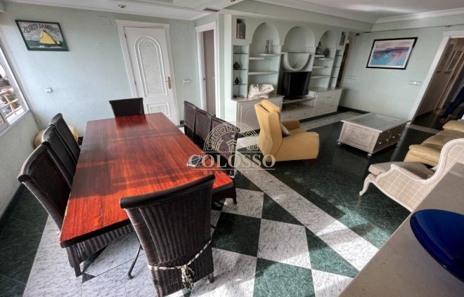 Resale - Piso -
Benidorm - Poniente
