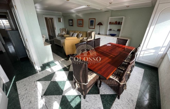 Resale - Piso -
Benidorm - Poniente