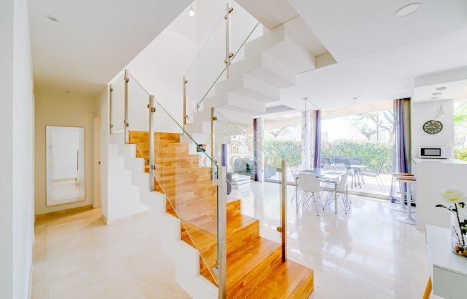 Resale - Villa -
Villajoyosa - Paraiso
