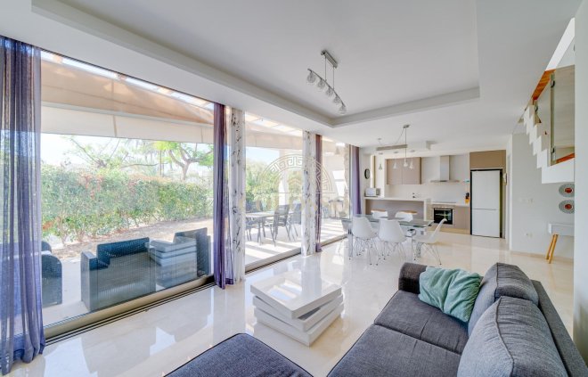 Resale - Villa -
Villajoyosa - Paraiso