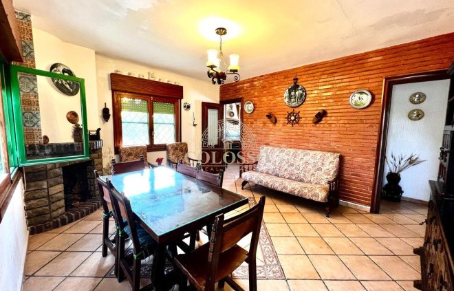 Resale - Chalet -
San Vicente del Raspeig - Sol y Luz