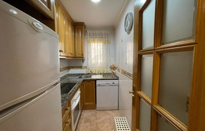 Resale - Apartamento -
Torrevieja - Habaneras