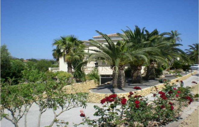Resale - Villa -
l'Alfas del Pi - Alfaz Del Sol