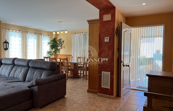 Resale - Chalet -
Godelleta - El bosque