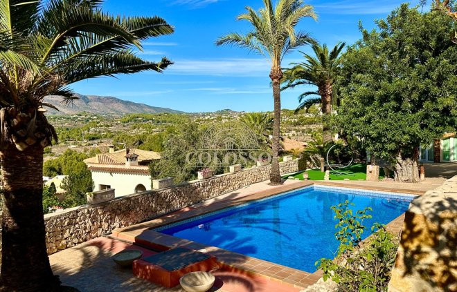 Resale - Villa -
Calpe - Cometa